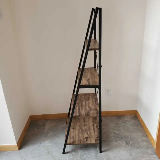 Ladder Shelf / Bookcase  in Bookcases & Shelving Units in Barrie - Image 10