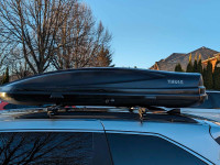 Thule Universal roof rack  with Thule Cargo Box......