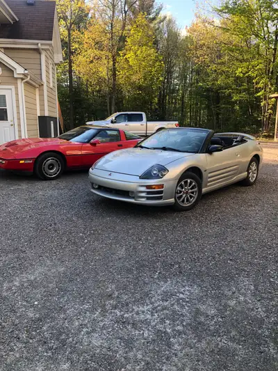 Mettez la main sur une Mitsubishi Eclipse GT décapotable, une voiture sport élégante et performante...