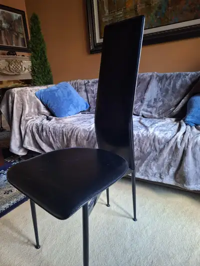 Chaises salle à diner cuir noir, View more