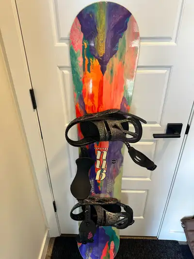 GNU SNOWBOARD & ROXY BINDINGS, View more