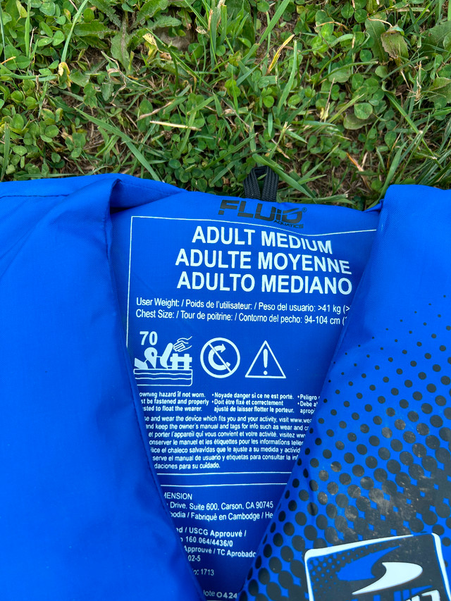 Life jackets in Water Sports in Oakville / Halton Region - Image 2