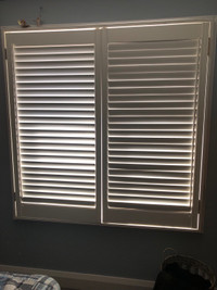 Set of four California shutters (louvres)