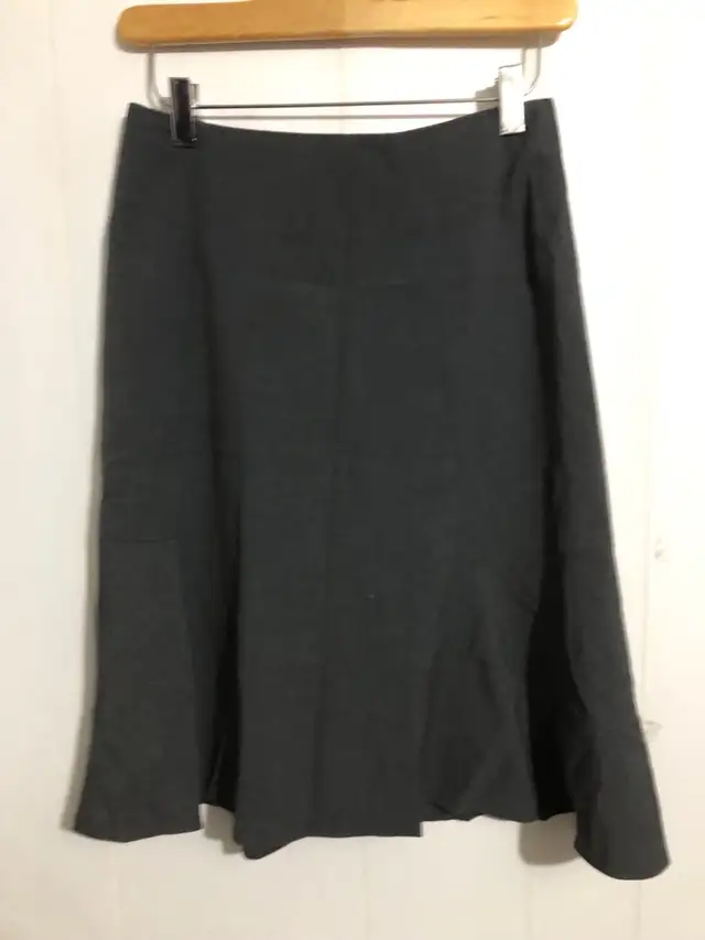 Women’s Gray Blazer Skirt Suit. Size 4.  in Women's - Dresses & Skirts in Edmonton - Image 8