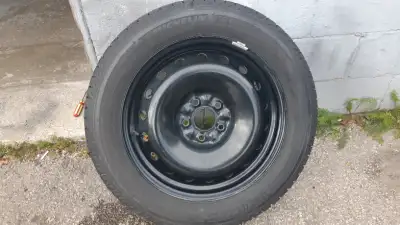 2015 & up GMC/Chevi, 5 x115 bolt pattern, Michelin Latitude 235-55-18 like new, have not been used l...