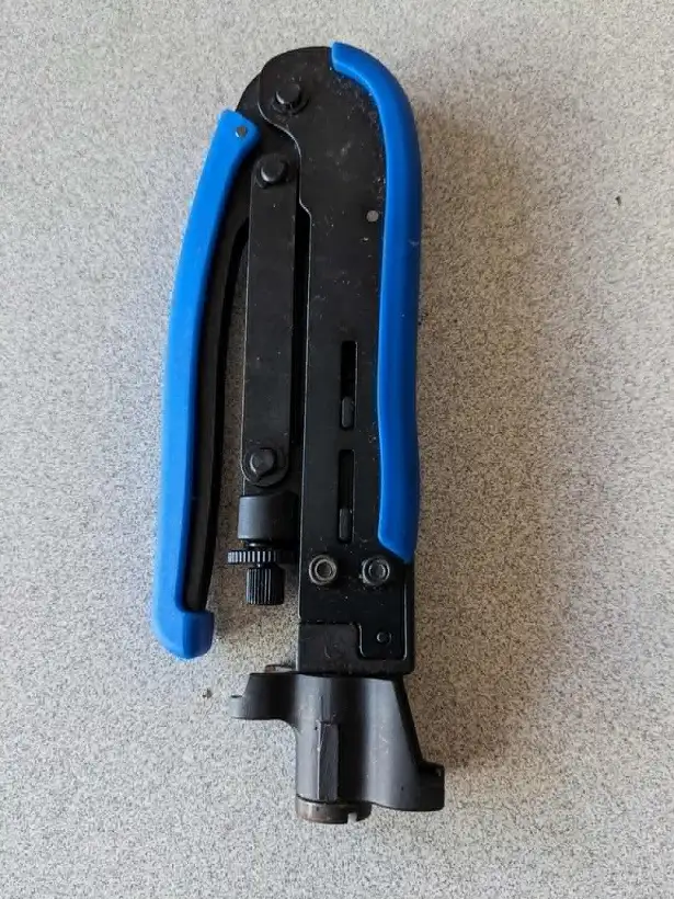 Electrician's Tools /  Pouch /  Cable Crimper / Tube Cutter in Hand Tools in City of Toronto - Image 6