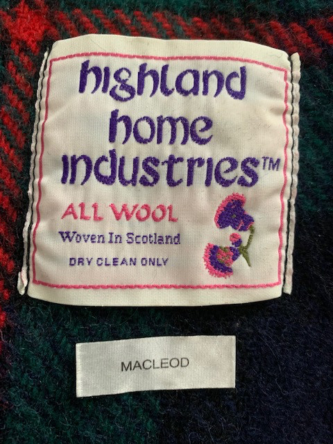 MACLEOD all wool blanket in Bedding in Winnipeg - Image 4