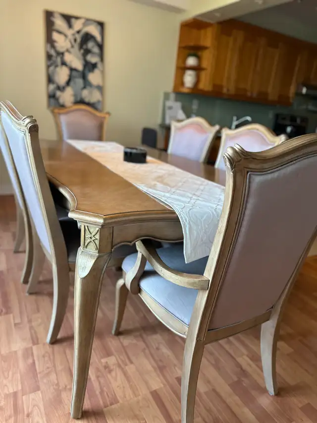 Beautiful Dining Table Set62864745685379127