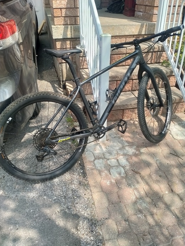 Giant Gravel/Mountain bike Road City of Toronto Kijiji