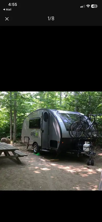 Like new senior owned Alto Safari F1743 with all options including the caravan mover option. Asking...