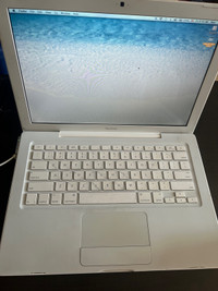 Apple Macbook laptop 2008