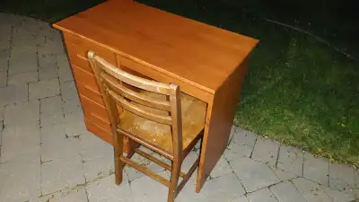 Desk and chair 