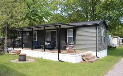 Located at Lot 61 The Old Homestead Bayfield, ON 2020 Northlander Roseville park model Clean, well k...