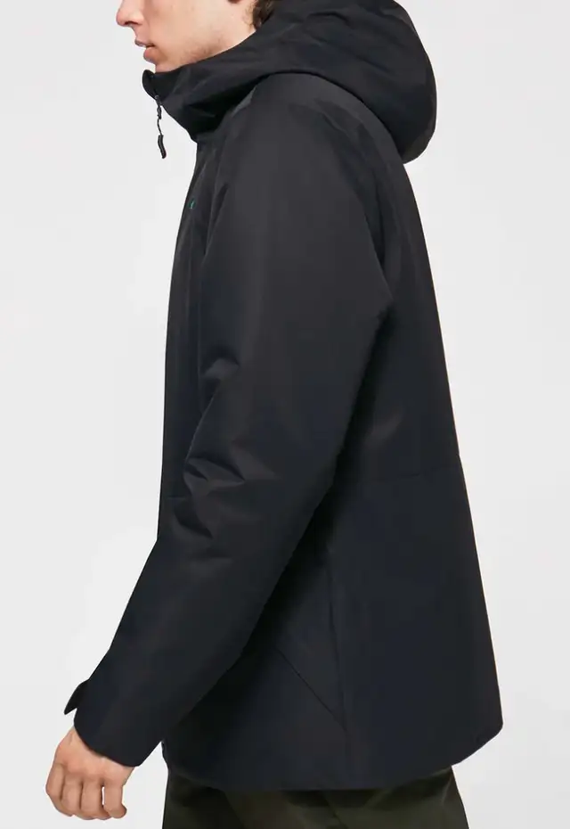Brand New Oakley Range RC Ski Jacket in Men's in Calgary - Image 4