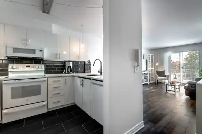 3-1/2 Furnished LaSalle 2nd Floor Near Metro, Parks, Stores