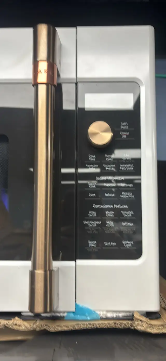 GE Café “30” White Over the Range Microwave in Microwaves & Cookers in Norfolk County - Image 6