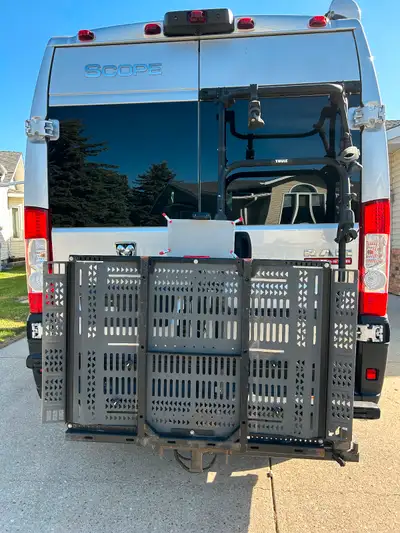 SWINGAWAY ARM PLATFORM gives you full access to the rear of car, truck or van 2” hitch with 250 lb h...
