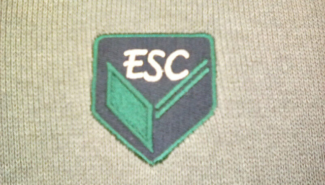 3 cardigans EXTERNAT SACRE-COEUR Uniformes scolaires ESC dans Autre  à Laval/Rive Nord - Image 3