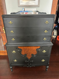 Antique Chest of drawers/ Dresser