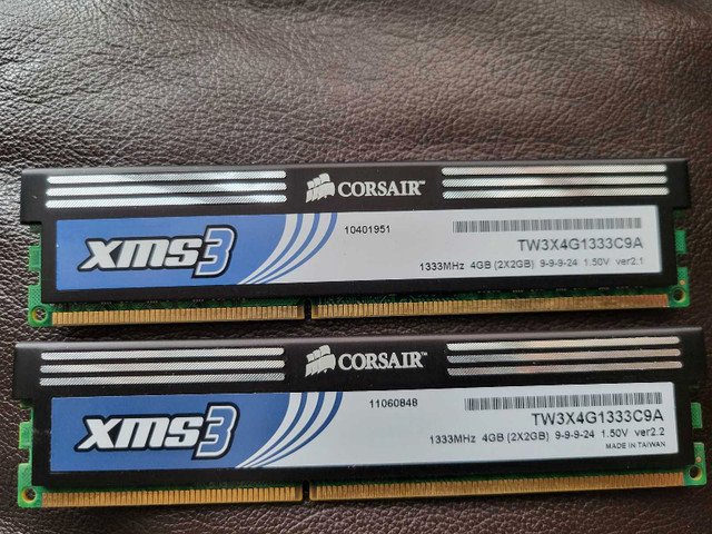 Lot of two Corsair memory sticks 2x4gb in System Components in Kitchener / Waterloo