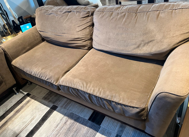 Sofa set in Multi-item in Ottawa - Image 2