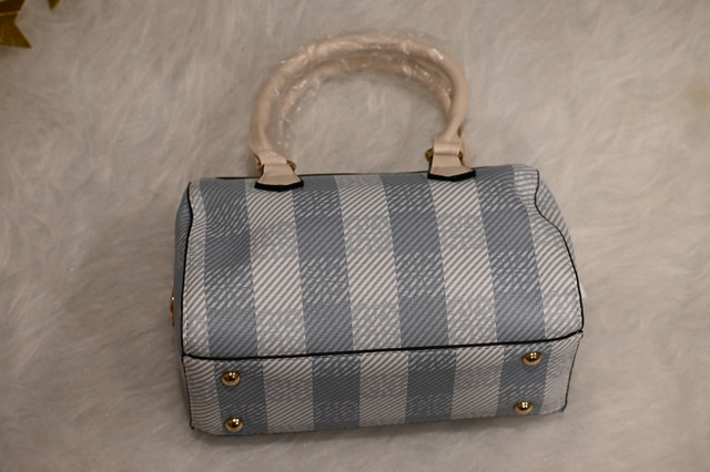 EN: Handbags | FR: Sacs à main dans Femmes - Sacs et portefeuilles  à Longueuil/Rive Sud - Image 3
