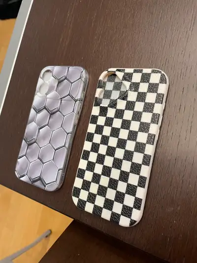 Coques de protection pour iPhone 17, neuves, 7 $ chacune. Brand new iPhone protector/case for iPhone...