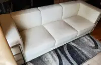 Sofa / Divan blanc moderne avec structure en stainless