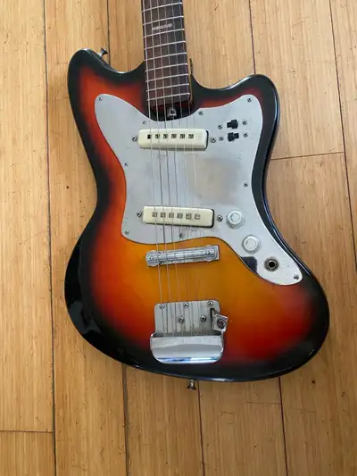 Vintage MIJ Guitar “Velma”, View more