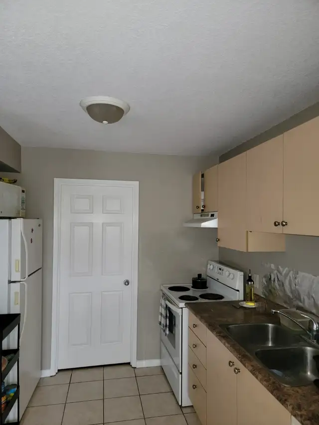 Room for rent in quite peaceful house in Kitchener Ontario in Room Rentals & Roommates in Kitchener / Waterloo - Image 7