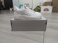 DS Nike Triple White Air Force 1 Low - Size 6W/4.5Y