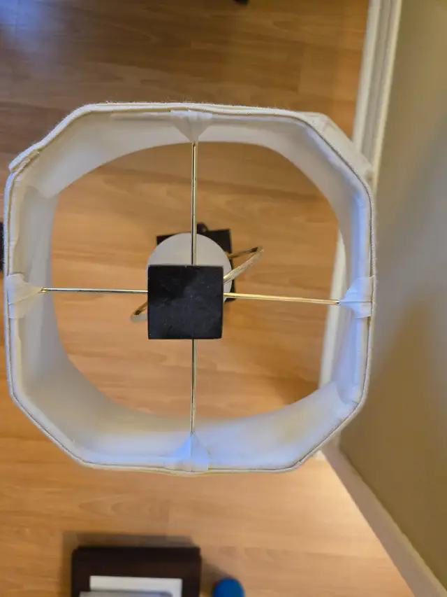 Lamp - 27" in Indoor Lighting & Fans in Mississauga / Peel Region - Image 7