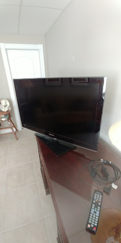 40 Inch SAMSUNG 1080P LCD TV in TVs in Kingston - Image 2
