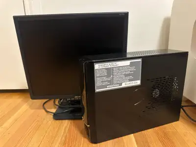 Selling monitor + PC Both fully working Monitor: Acer LCD Mini PC: eMachines with Windows 7 installe...
