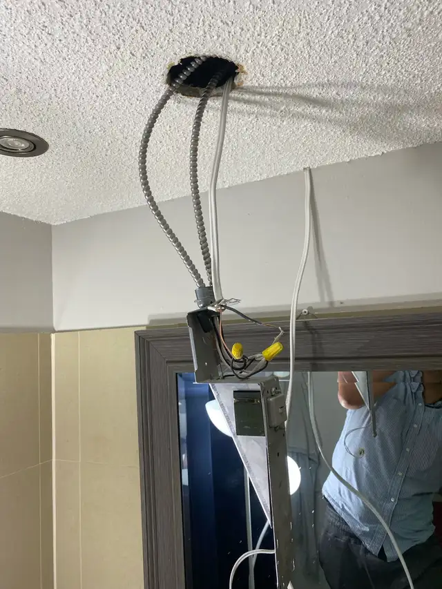 Master Electrician 584651910373058567
