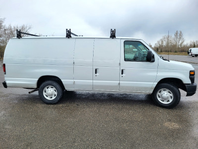 2009 Ford E250 Extended Cargo Van, LOW KMS