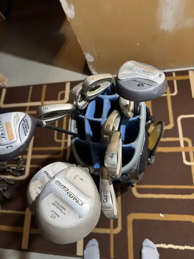 Assorted Golf Club Set + Bag (RH) in Golf in Mississauga / Peel Region - Image 4