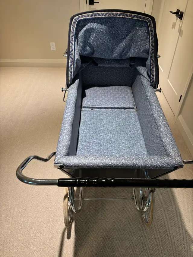 Luxurious Silver Cross Carriage65718019593602124