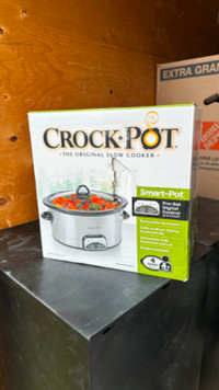 Brand New Crockpot (4quart)