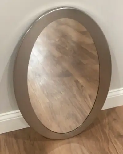 Miroir ovale, cadre argent – mirror, silver frame, View more
