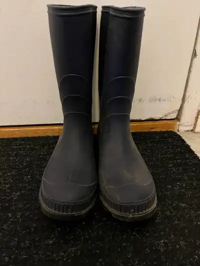Kamik Rain Boots Youth Size 5, View more