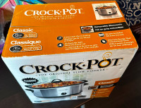 Crock pot 8qt - unwanted gift - packed box - never been used