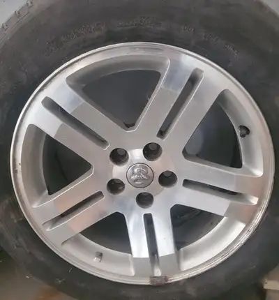 4 mag wheels 18 pouces en bon état. Était sur Dodge Magnum AWD. 5x115 bolt pattern