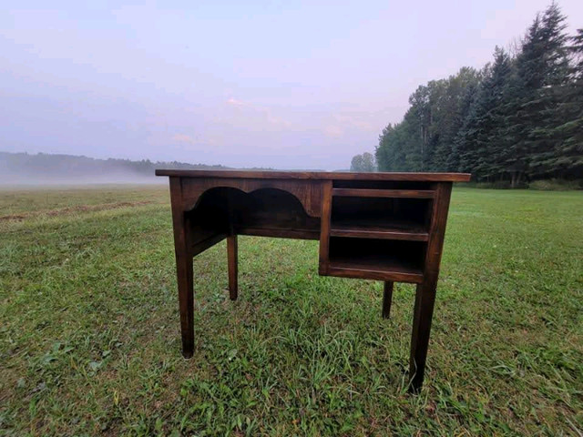 Display Table  in Desks in Edmonton