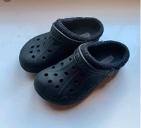 Boys Crocs Fleece Lined Size 13 Shoe 