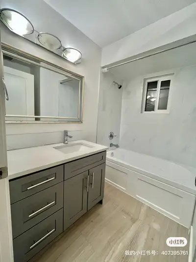 Spacious & bright MAIN LEVEL 2 bed, 1 bath suite in super convenient Vancouver South location, right...