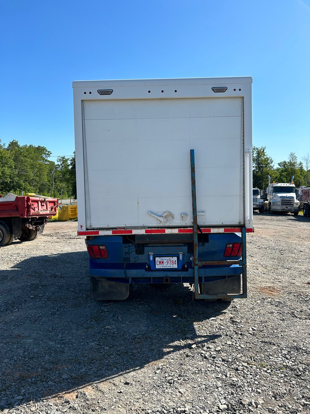 1998 gmc t 6500 31000 original kms in Heavy Trucks in New Glasgow - Image 3