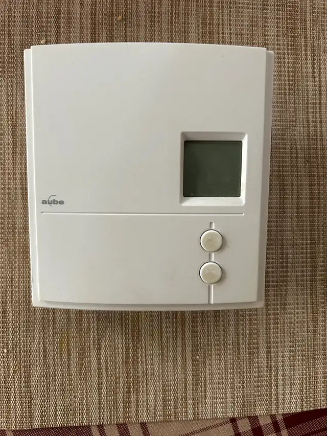 PROGRAMMABLE THERMOSTAT (6) + 1
