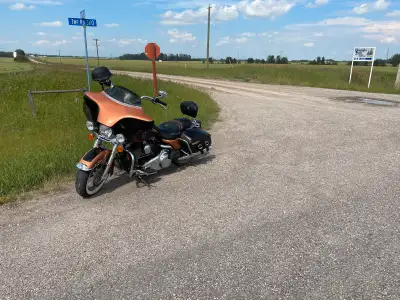 Road King with Reckless Motorcycle audio fairing. 4 speaker Infinity sound system. Ninety Six CI wit...