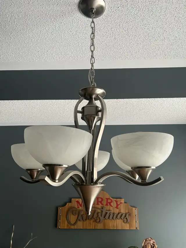 Chandelier64728172011011121